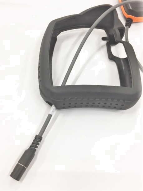 KUKA KR C4 smartPAD bumper – detail 2