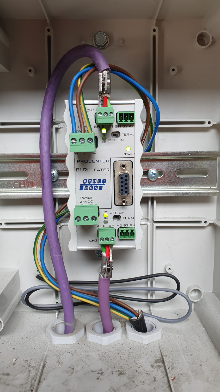 Zapojený B1 PROFIBUS DP repeater | FOXON & Anybus (HMS)
