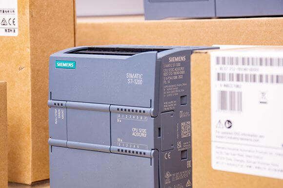 Prodej nových a repasovaných dílů SIEMENS